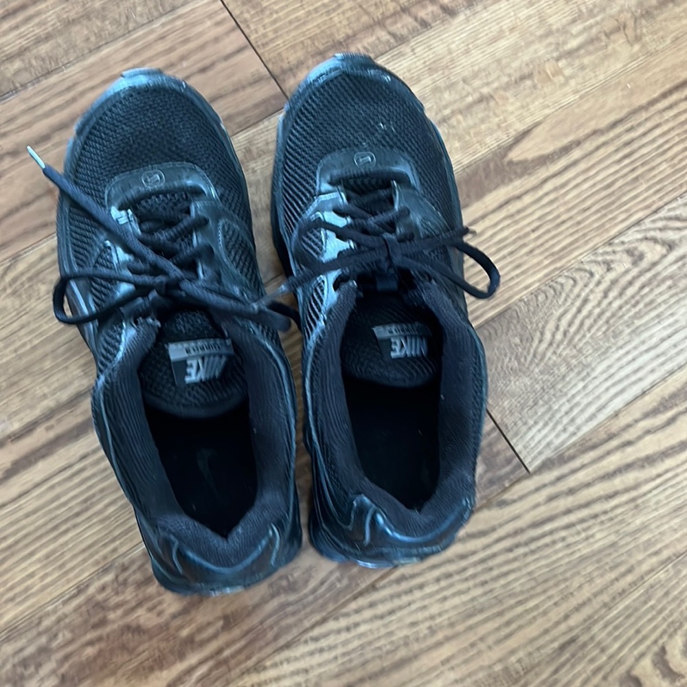 Nike turbo 9 sneakers size 6